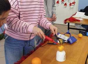 Praktyczne lekcje fizyki.